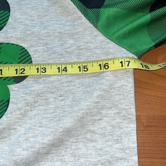 For G and PL Women's St.Patrick's Day Long Sleeve Raglan Plaid shirt Size Small - Picture 5 of 7